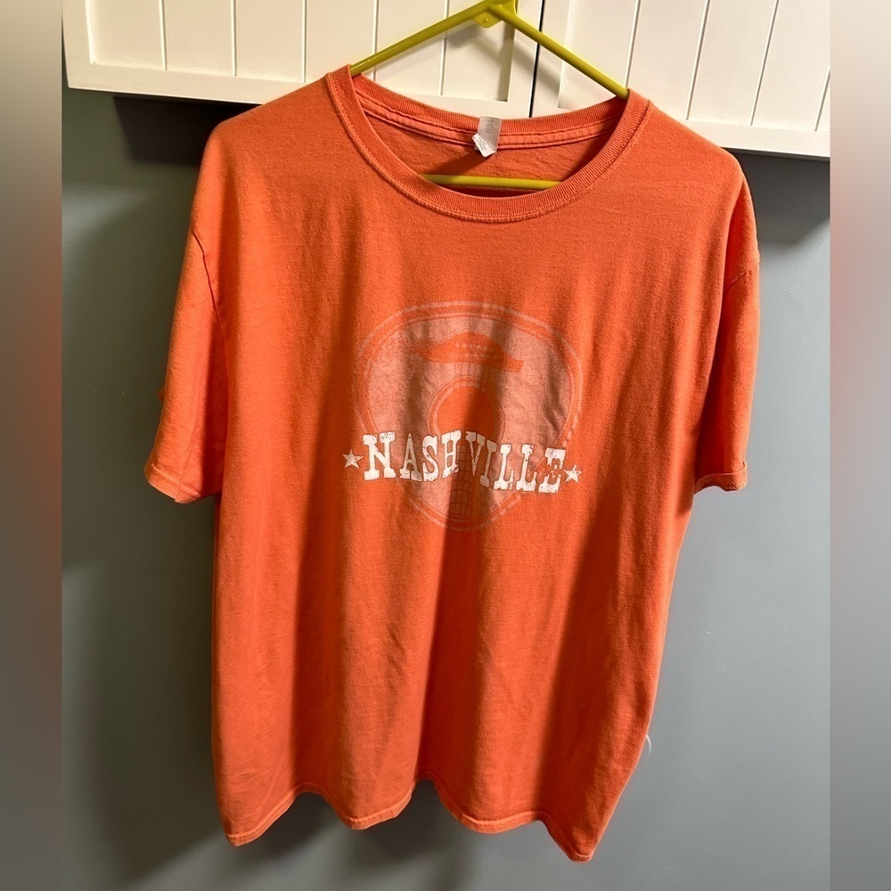 Nashville women’s tshirt size XL orange